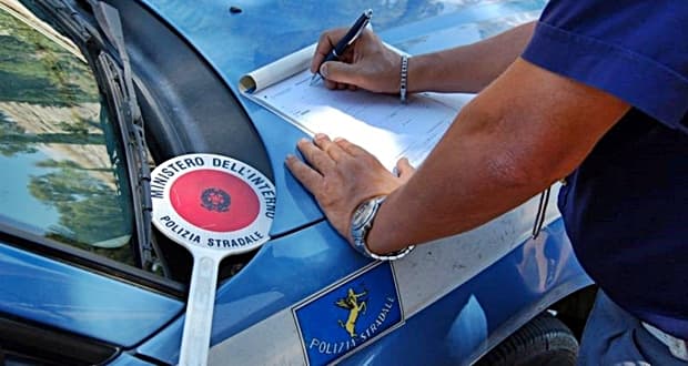 Polizia Savona nel “week end da bollino nero” anche un bolide a 216 km orari