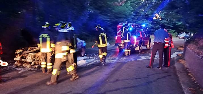 Auto in fiamme alla Montà, mamma e bimbo salvi, intervento Vigili del fuoco di Sassello