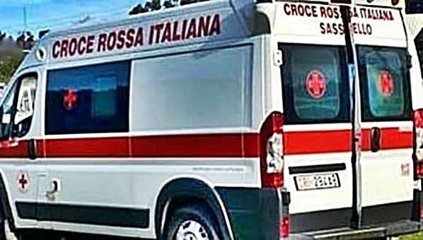 Punto da decine di vespe, 35enne soccorso al crossodromo di Sassello