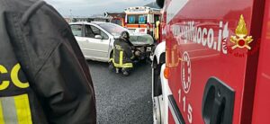 Genova incidente A10 2 feriti 1