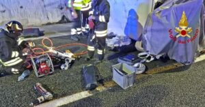 Genova incidente A10 2 feriti 3