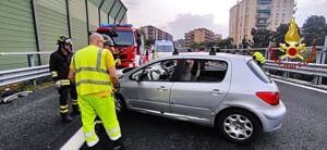 Genova incidente A10 2 feriti 3