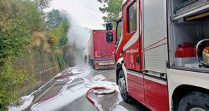 Brucia su autoarticolato a Genova Borzoli 3