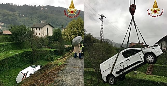 Finisce in una scarpata a Ceranesi. intervento dei Vigili del fuoco Genova