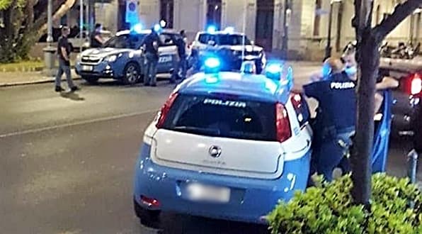 Servizio anticrimine nel ponente di Genova, Leone scova due stranieri con droga