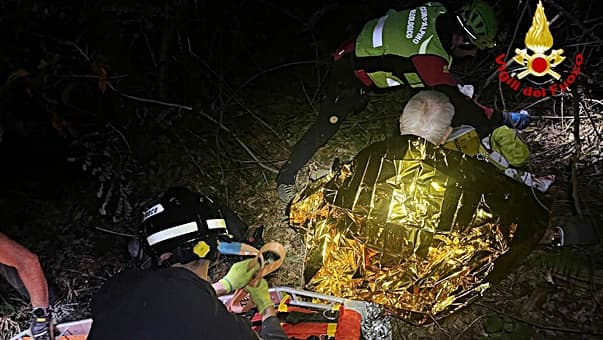 Soccorso fungaiolo caduto nei rovi sulle alture impervie di Genova Voltri