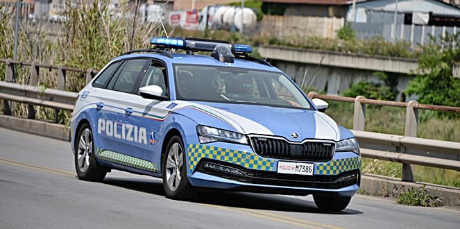 Tre furti a bordo di autobus, 34enne arrestato a Genova