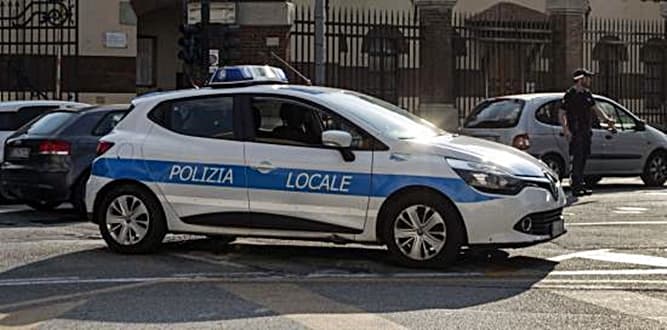 Famiglia al freddo dal 2 novembre, Polizia Locale Genova regala stufa elettrica