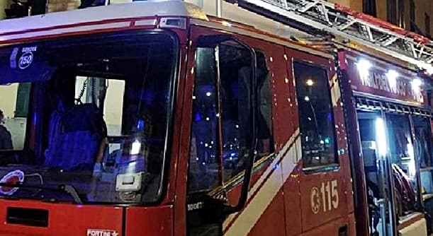 Savona incendio in appartamento, Polizia di Stato salva anziana in centro città