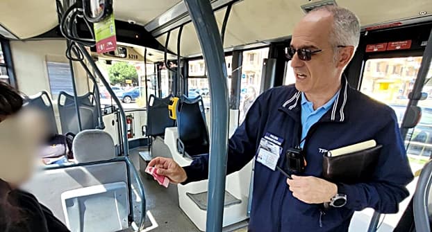 Savona problemi in rete: usare contante per il pagamento dei biglietti sul bus