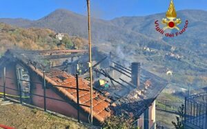 Fiamme in una abitazione a Sant’Olcese