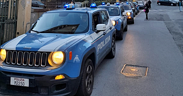 Controlli della Polizia di Stato nella zona di San Fruttuoso a Genova