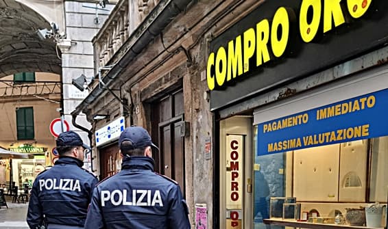 Polizia Genova controlli a tappeto attività Compro Oro del centro storico