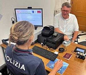 Questura Savona rilascio passaporti record