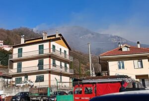 Varazze fiamme in corso 2