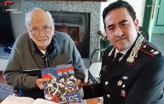 Bruno Giovannetti 104 anni reduce di El Alamein festeggiato dai Carabinieri