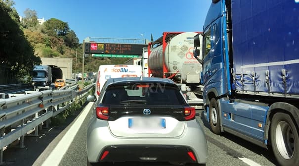 Autostrade liguri nel caos: Province di Savona e Cuneo unite contro i disagi A6 e A10