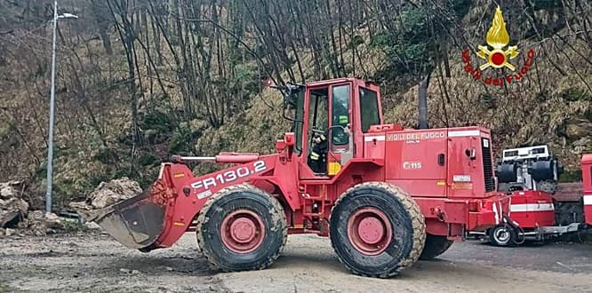 Frana Davagna in azione il ragno per distacco materiali pericolosi – VIDEO