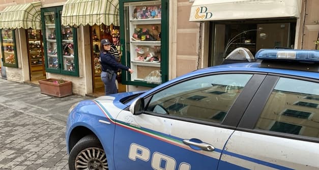 Operazioni Polizia per furto, droga, controlli centro storico, truffa anziani