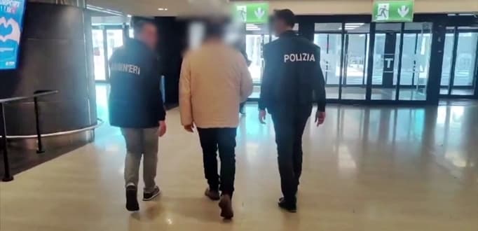 Arrestato il latitante Gaspare Ofria da Polizia e Carabinieri di Genova – VIDEO