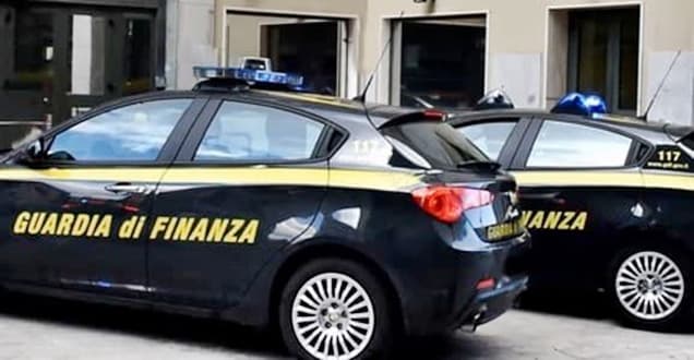 Connazionale sfrutta personale extracomunitario in azienda avicola ad Asti