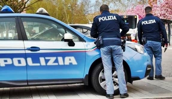 Riduce in schiavitù sessuale la ex compagna e la figlia di lei, 50enne arrestato ad Asti