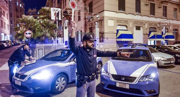 Ruba a due donne e fugge ma viene arrestato dalla Polizia di Stato di Genova