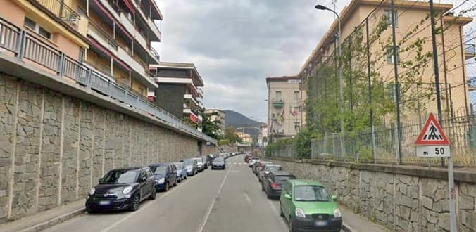 Scontro tra due auto in via Nocelli a Varazze, 55enne al pronto soccorso