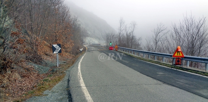 SS334 del Sassello, il semaforo al km. 31,800 di Pareto ha compiuto tre anni