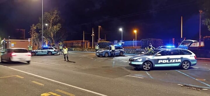 Non si fermano all’alt della Polizia ai Cavi di Lavagna