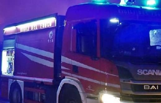 Incendio ieri sera ad Alpicella, tre feriti al pronto soccorso, uno grave