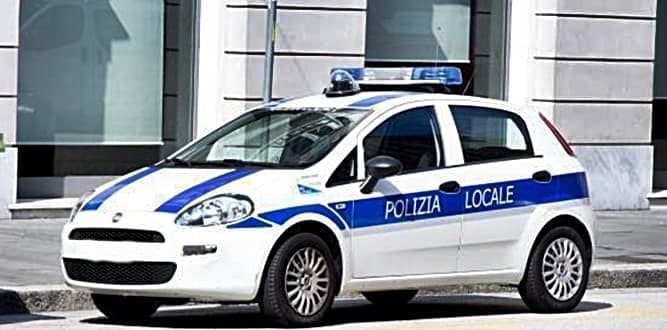 “Posso fare una telefonata?” e fugge, arrestato dalla Polizia Locale di Genova