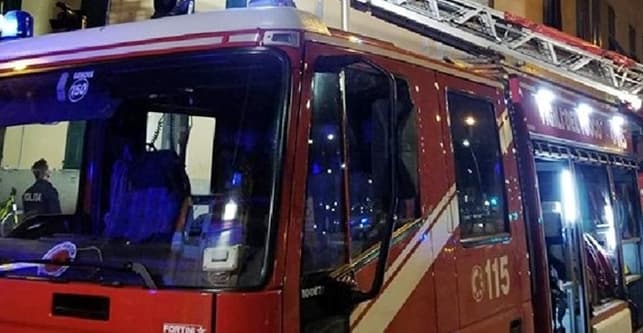 Incendio in abitazione a Sestri Ponente un morto e 14 feriti